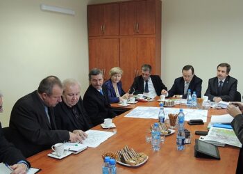 Mielec: Spotkali się by rozmawiać o moście.
