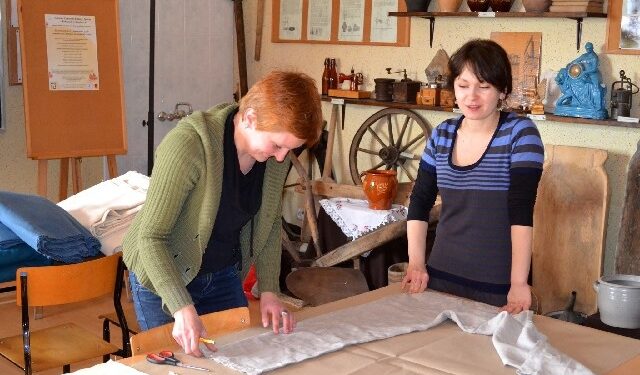 Samborzec: ''Do przeszłości i z powrotem czyli samborzecki przepis na wehikuł czasu''.