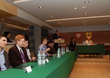 Nowa Dęba: I posiedzenie młodzieżowej rady gminy