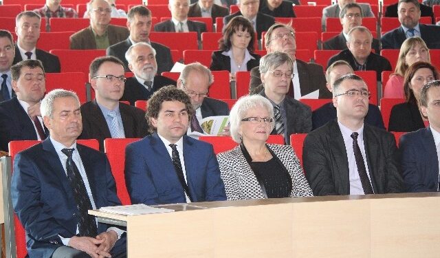 Stalowa Wola: O plusach i minusach ustawy śmieciowej i elektrowni słonecznej.