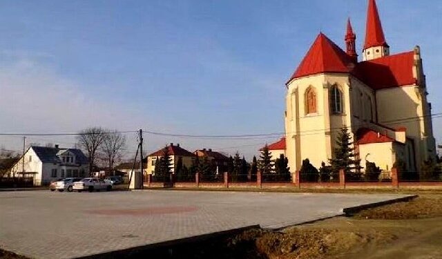 Wola Raniżowska: Kontrowersyjny parking  stanowisko mieszkańca.