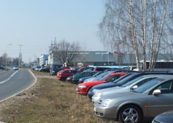 Mielec: Na terenie SEE problemy z parkowaniem