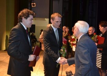 Stalowa Wola: Gałązki Sosny rozdane.