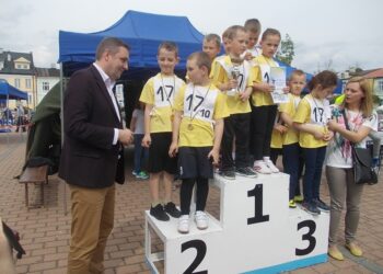 Tarnobrzeg. XXXV Tarnobrzeski Bieg Siarkowca w słońcu i cieple.