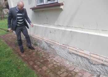 Tarnobrzeg. Zabytkowy budynek, obecna siedziba TARR-u, czeka na renowację