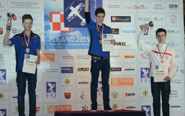 Mielec: III miejsce Bartosza Kaźmierskiego na Mistrzostwach Świata FAI Halowych Modeli Akrobacyjnych.