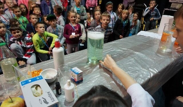 Mielec: Czysta energia i roboty LEGO na Laboratoriach Politechniki Dziecięcej w Mielcu.