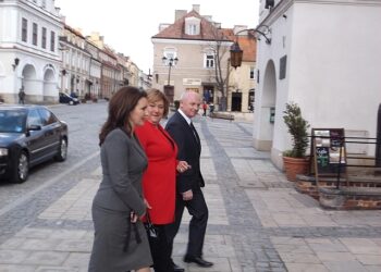 Sandomierz: Prezydentowa Anna Komorowska spotkała się z seniorami i niepełnosprawnymi