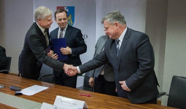 Podkarpacie: Marszałek wspiera kierunek lekarski na URz