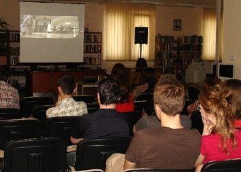 Kolbuszowa: Seans w bibliotece.