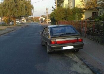 Kolbuszowa: Niebezpieczne parkowanie.