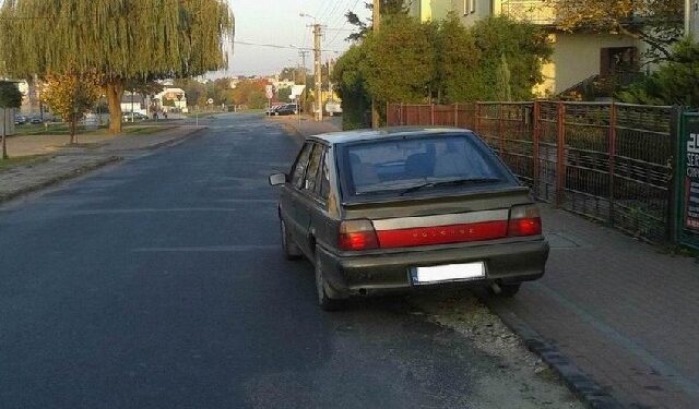 Kolbuszowa: Niebezpieczne parkowanie.