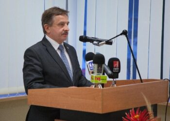 Mielec: Stanowisko Sejmiku Województwa Podkarpckiego dotyczące rozstrzygnięcia przetargu na śmigłowce wielozadaniowe dla polskiej armii.