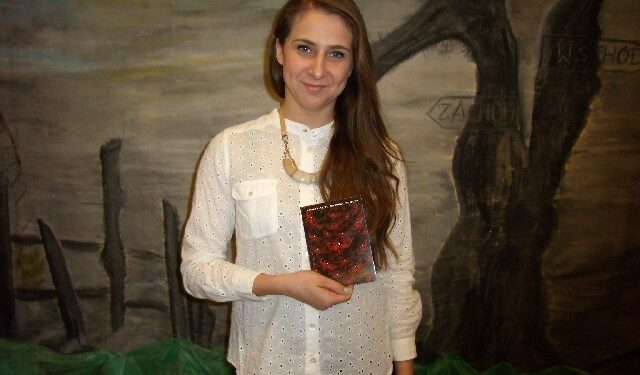 Kraków: Stalowowolska poetka Monika Kusztal prezentuje swój tomik.