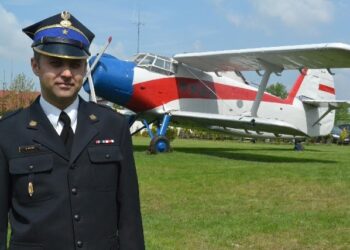 Nisko: Antek służy strażakom.