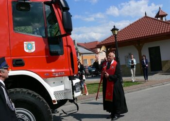 Baranów Sandomierski: Nowy samochód ratowniczo gaśniczy i fantom na dzień strażaka