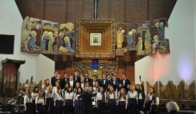 Mielec: Wyśpiewywali nabożnie.