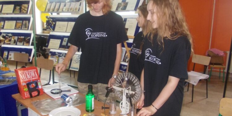 Tarnobrzeg. Festiwal Nauki „Z matematyką przez świat”.