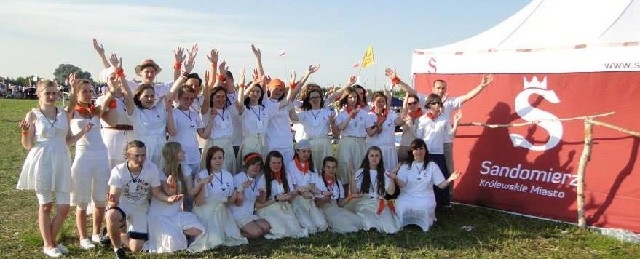 Sandomierz: Młodzież z 'Katolika' będzie uczyć tańczyć uczestnikow SM Lednica 2000.