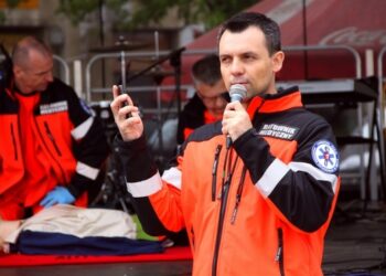 Mielec: 'Szóstka  Szkoła Marzeń, Fundusz Inicjatyw Społecznych i pogotowie ratunkowe w akcji