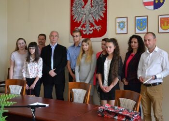 Tarnobrzeg: Rozdano nagrody w konkursie Tu mieszkam, tu żyję  moja miejscowość w moich oczach