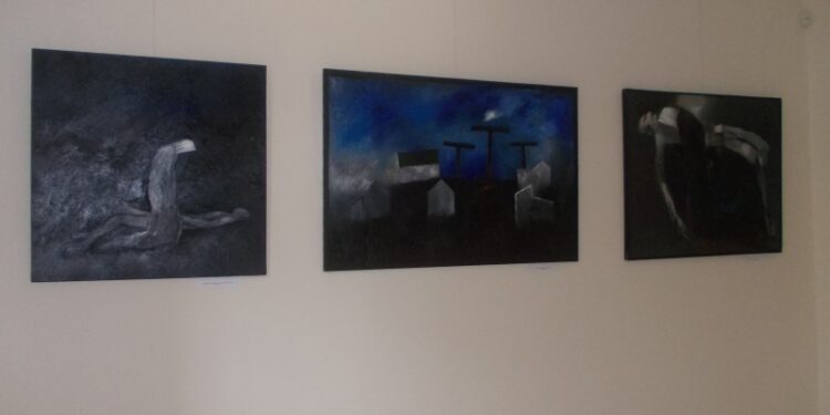 Tarnobrzeg. „Wobec tajemnicy”.  Wystawa obrazów Stanisława Rodzińskiego.