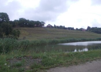 Tarnobrzeg. Skarpa miechocińska zabezpieczona. Nie wszyscy zadowoleni z efektu prac.