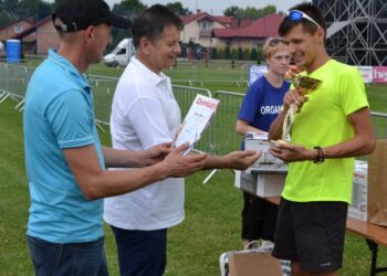 Radomyśl Wielki:  Pobiegli po raz 35. w Biegu Radomyskim