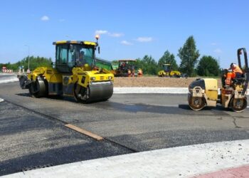 Stalowa Wola: Budowa ronda przy galerii na finiszu