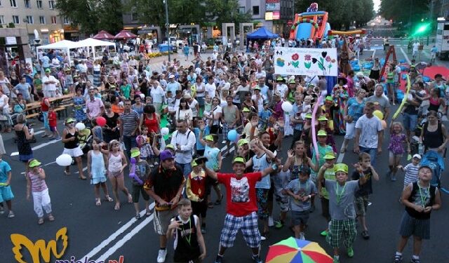 Mielec: Miejski piknik rodzinny 'Grunt to rodzinka'.