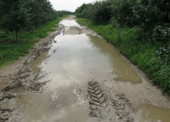 Gorzyczany: Remont drogi na Wroni Dół.