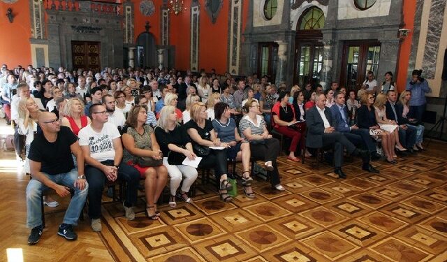 Region: Wsparcie dla przedszkoli i szkół zawodowych.