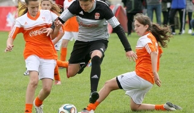 Mielec: Dziewczyny z Mielca i Przecławia będą grać w piłkarskiej lidze.