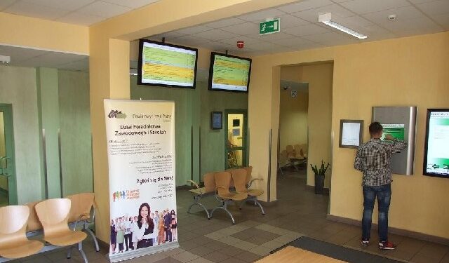 Mielec: Ruszyła pomoc dla osób zwolnionych z PZL Mielec.