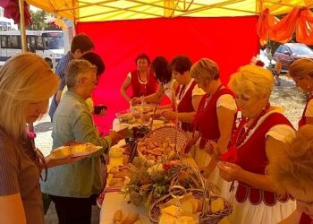 Tarnobrzeg: Gmina Grębów promowała się przed starostwem