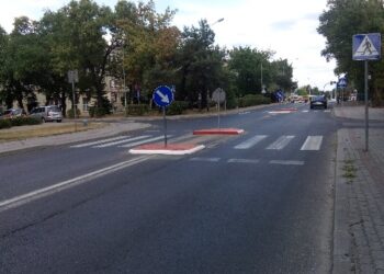 Stalowa Wola: Azyle dla bezpieczeństwa pieszych i spowolnienia ruchu