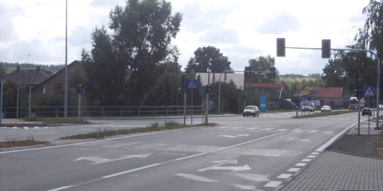 Tarnobrzeg. Nie działa sygnalizacja na bardzo ruchliwym skrzyżowaniu.