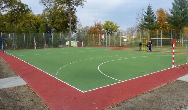 Werynia: Wybudują nowoczesne boisko.