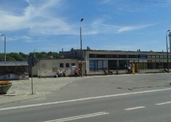 Kolbuszowa: Kosztowny dworzec.
