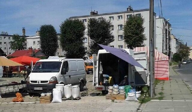 Kolbuszowa: Rewolucja na targowisku.