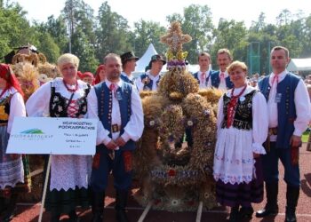 Kurzyna, gm. Ulanów: Wieniec trafi do pałacu