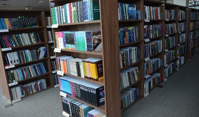 Stalowa Wola: Biblioteka KUL-u już oficjalnie w gmachu przy Popiełuszki.