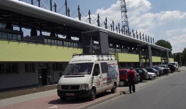 Mielec: Stadion utrudnia życie pieszym