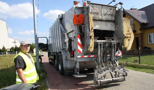 Mielec: MPGK  rozpoczęło wielkie czyszczenie pojemników na odpady.