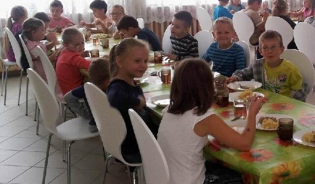 Kolbuszowa: Doposażą szkolne stołówki.