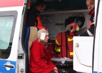 Mielec: Ewakuacja PCPR, bomba w budynku ćwiczenie obronne zakończone.