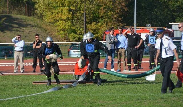Stalowa Wola: Strażacy rywalizowali na stadionie.