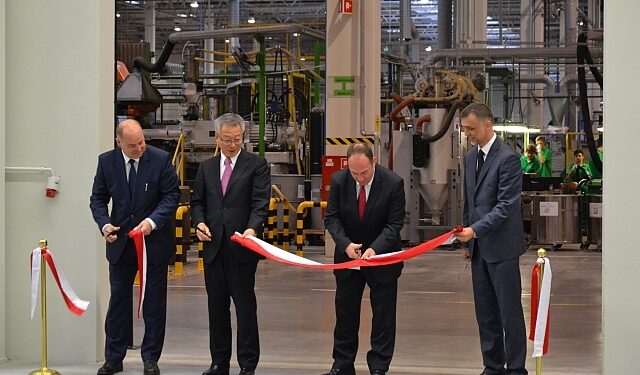 Chmielów: Otwarcie nowej części zakładu produkcji szyb samochodowycj Pilkington Automotive Poland.