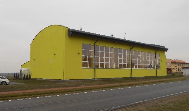Przyszów: Pełnowymiarowa hala sportowa otwarta.