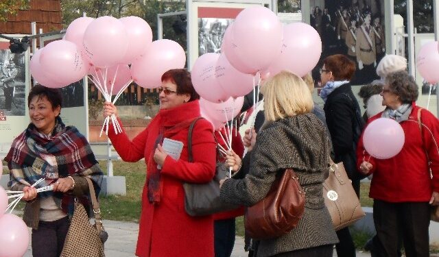 Stalowa Wola: Marsz po raz ostatni pod znakiem różowej wstążki.